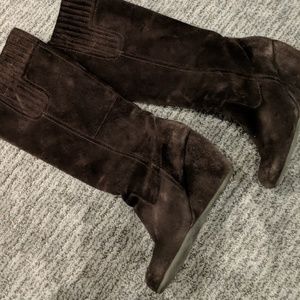 Suede boots